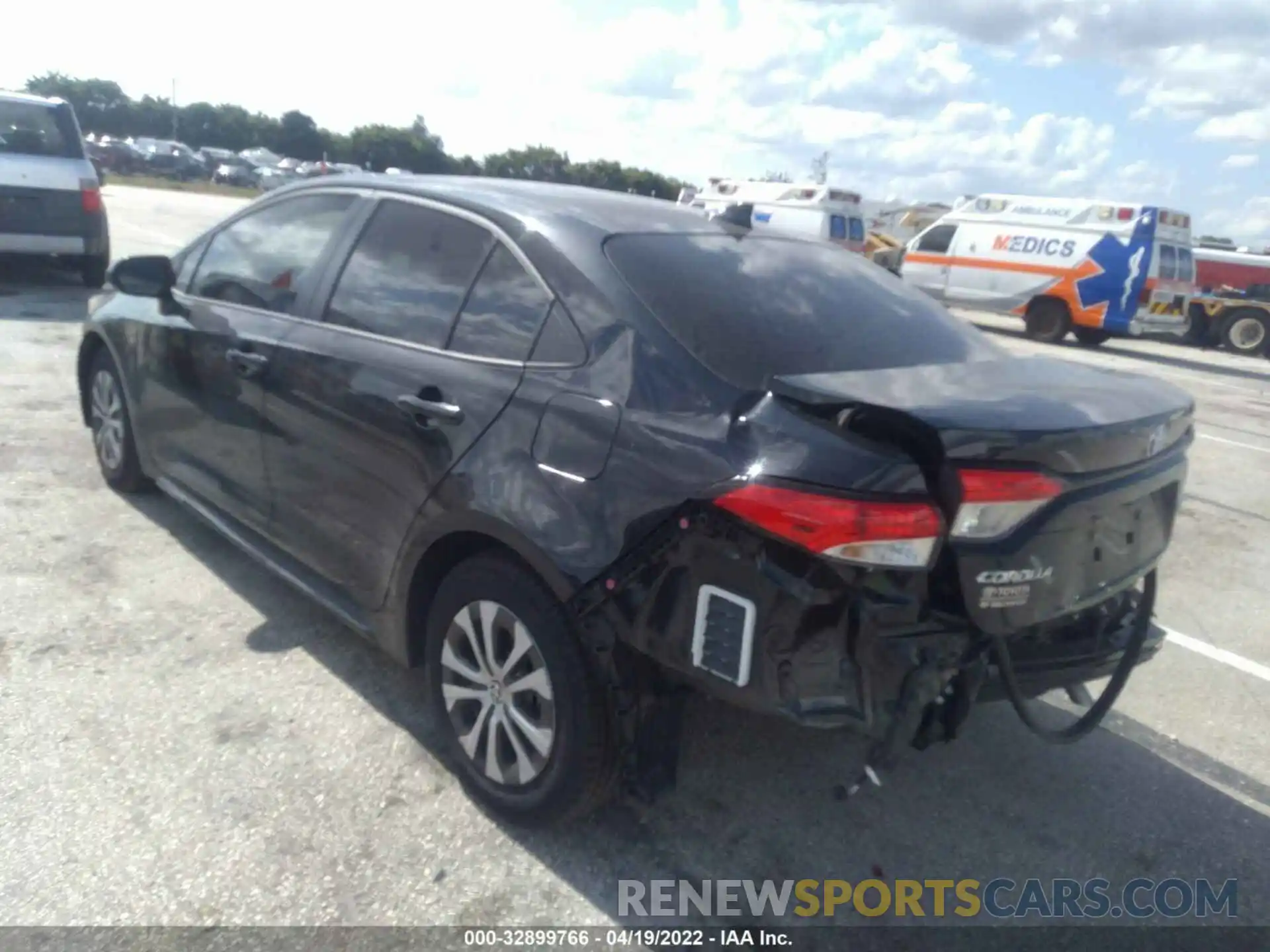 3 Photograph of a damaged car JTDEAMDE7NJ048385 TOYOTA COROLLA 2022