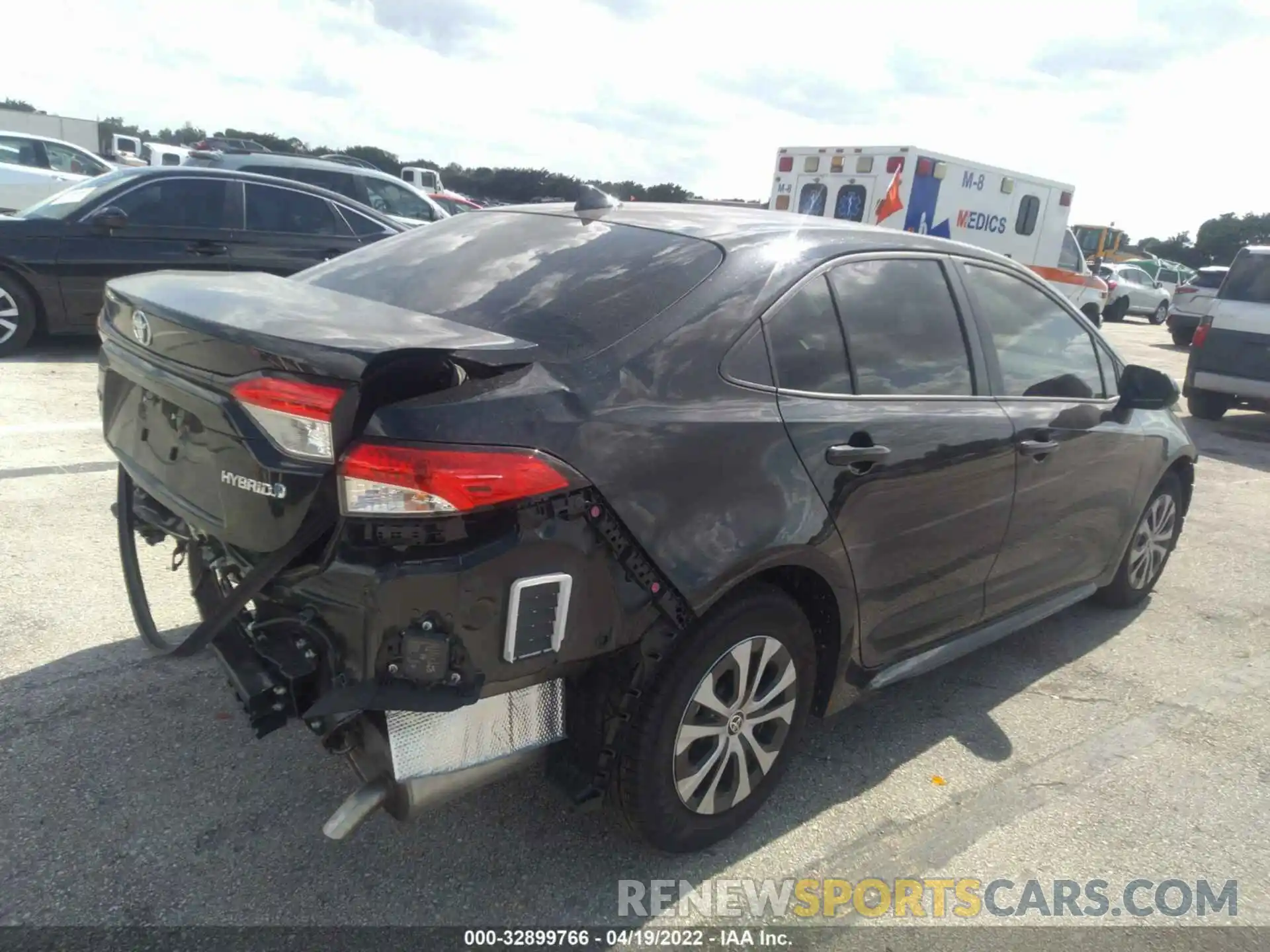 4 Photograph of a damaged car JTDEAMDE7NJ048385 TOYOTA COROLLA 2022