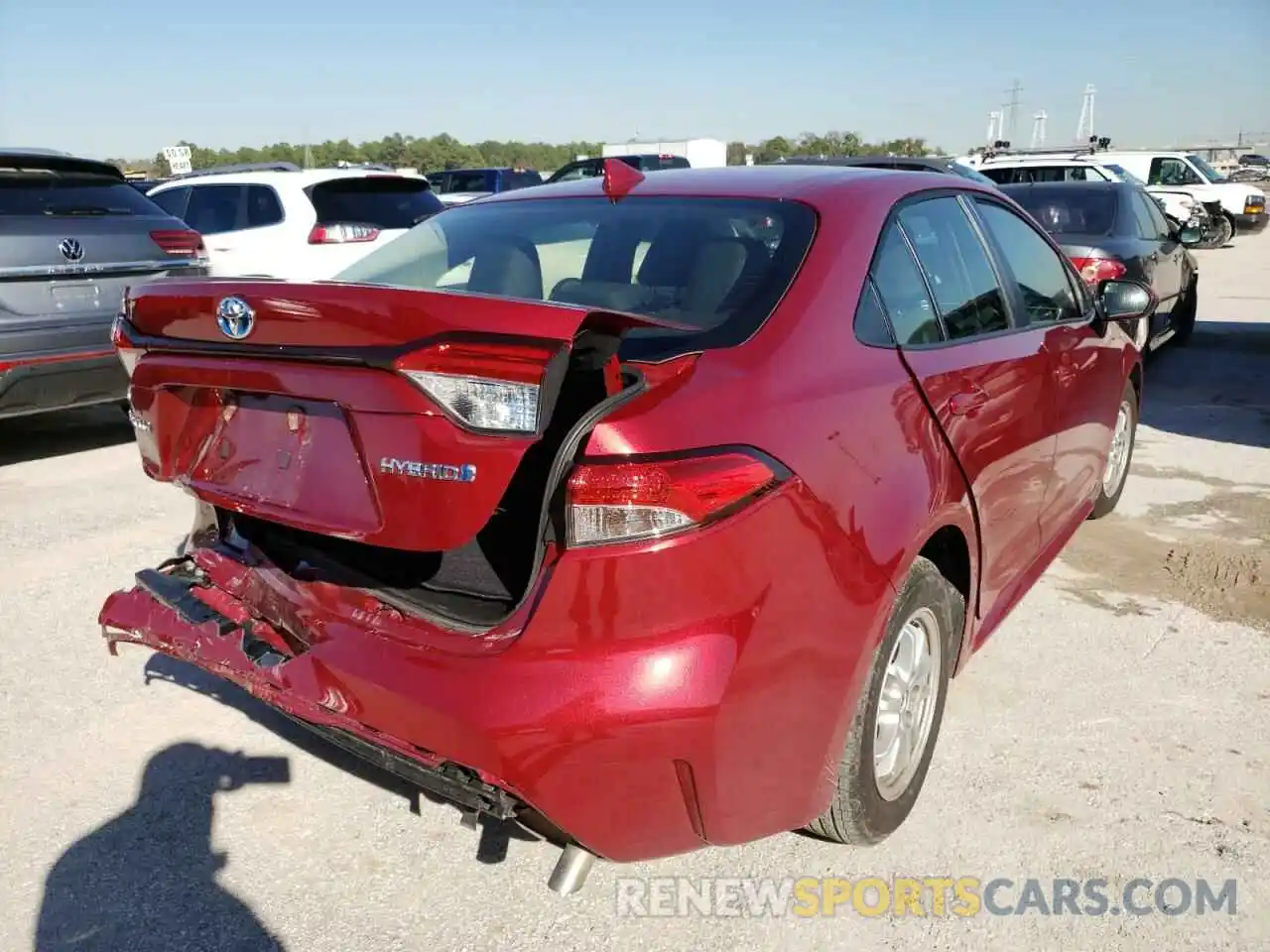 4 Photograph of a damaged car JTDEAMDE8NJ037556 TOYOTA COROLLA 2022