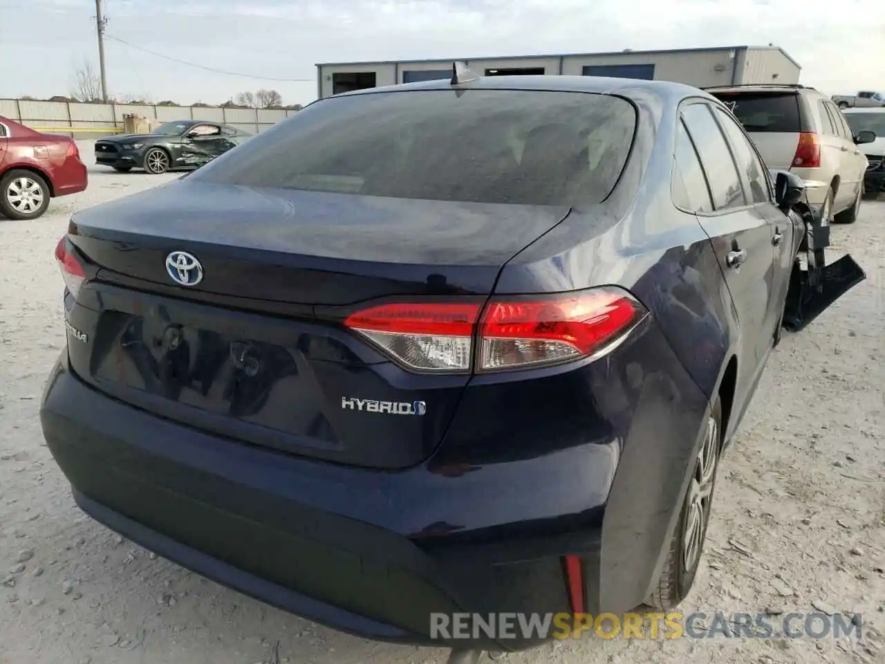 4 Photograph of a damaged car JTDEAMDE8NJ042921 TOYOTA COROLLA 2022