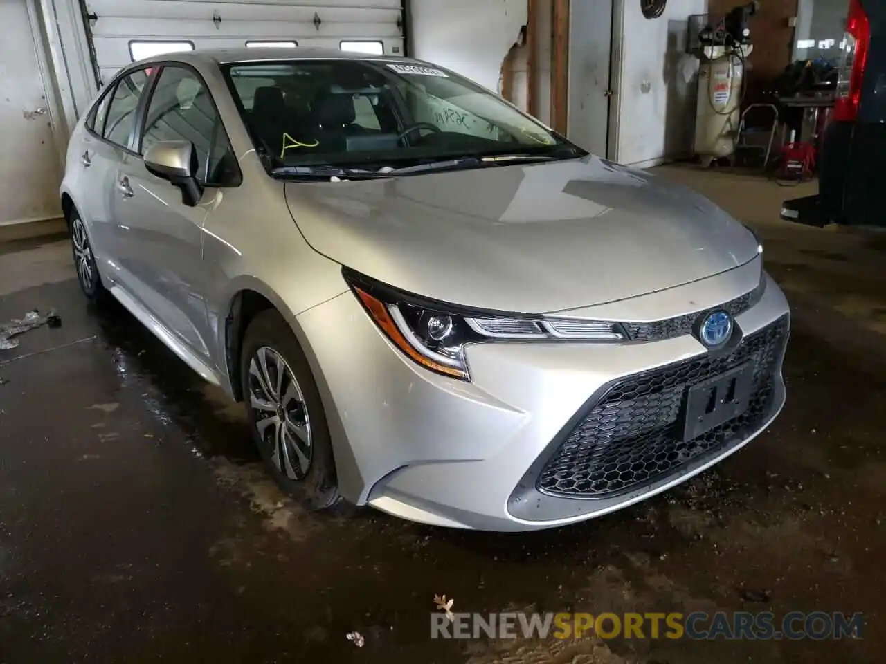 1 Photograph of a damaged car JTDEAMDE8NJ043065 TOYOTA COROLLA 2022