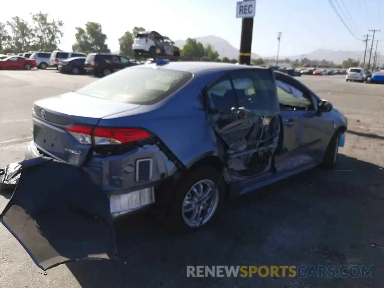 4 Photograph of a damaged car JTDEAMDE8NJ054440 TOYOTA COROLLA 2022