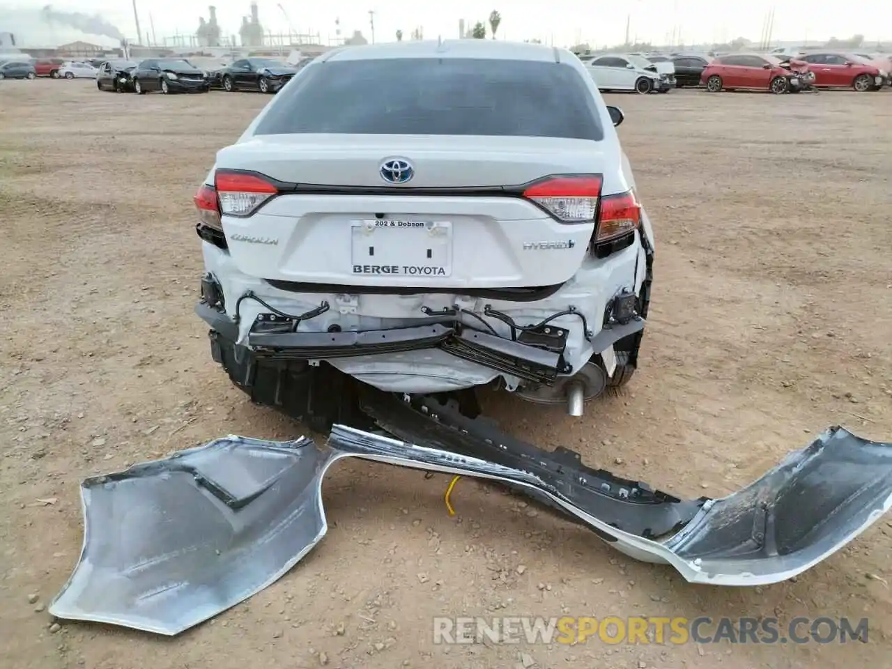 9 Photograph of a damaged car JTDEAMDE9N3000360 TOYOTA COROLLA 2022