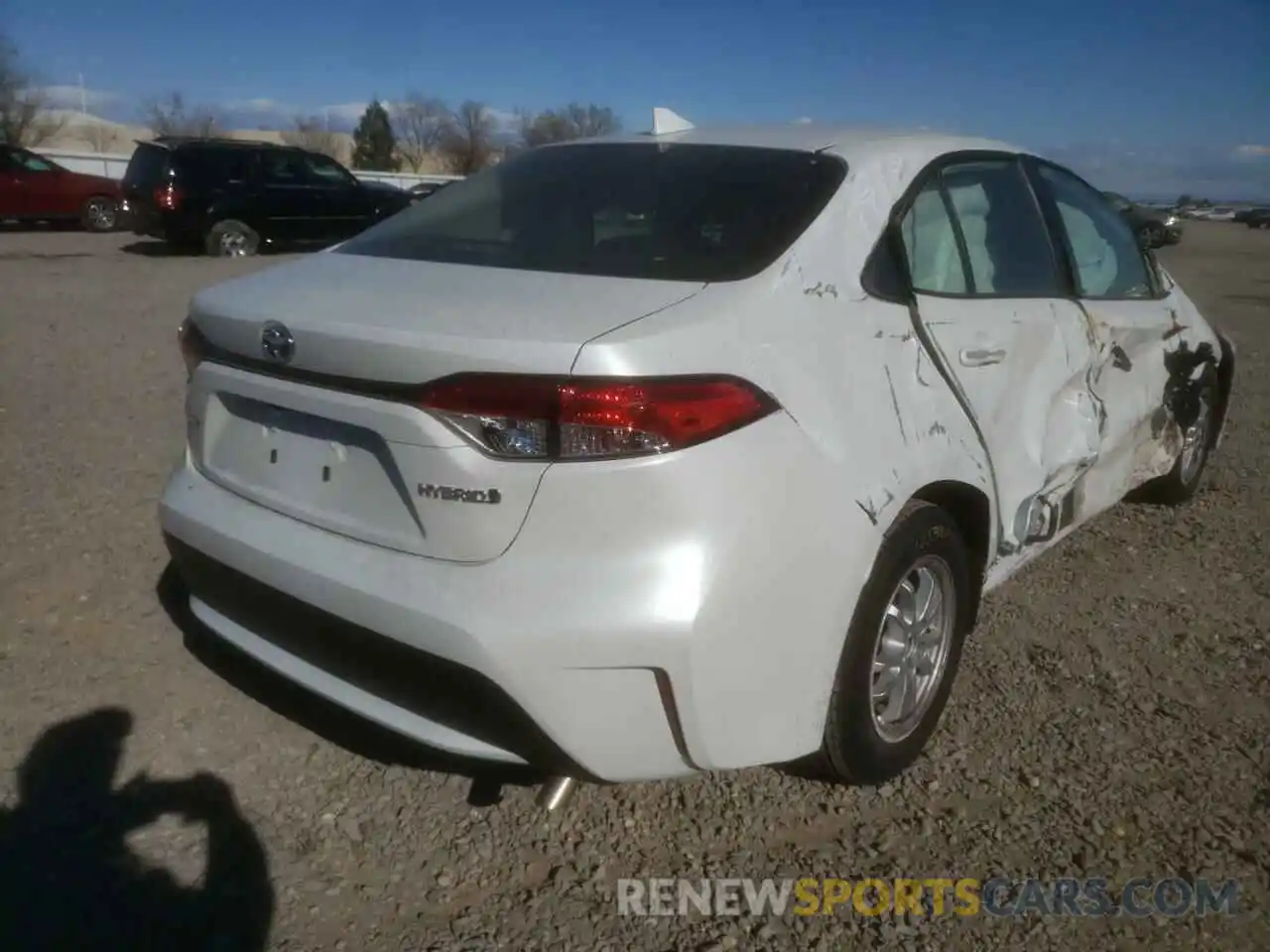 4 Photograph of a damaged car JTDEAMDE9N3001945 TOYOTA COROLLA 2022