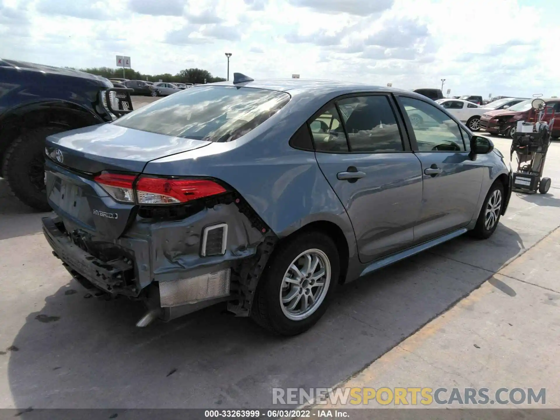 4 Photograph of a damaged car JTDEAMDE9NJ035914 TOYOTA COROLLA 2022