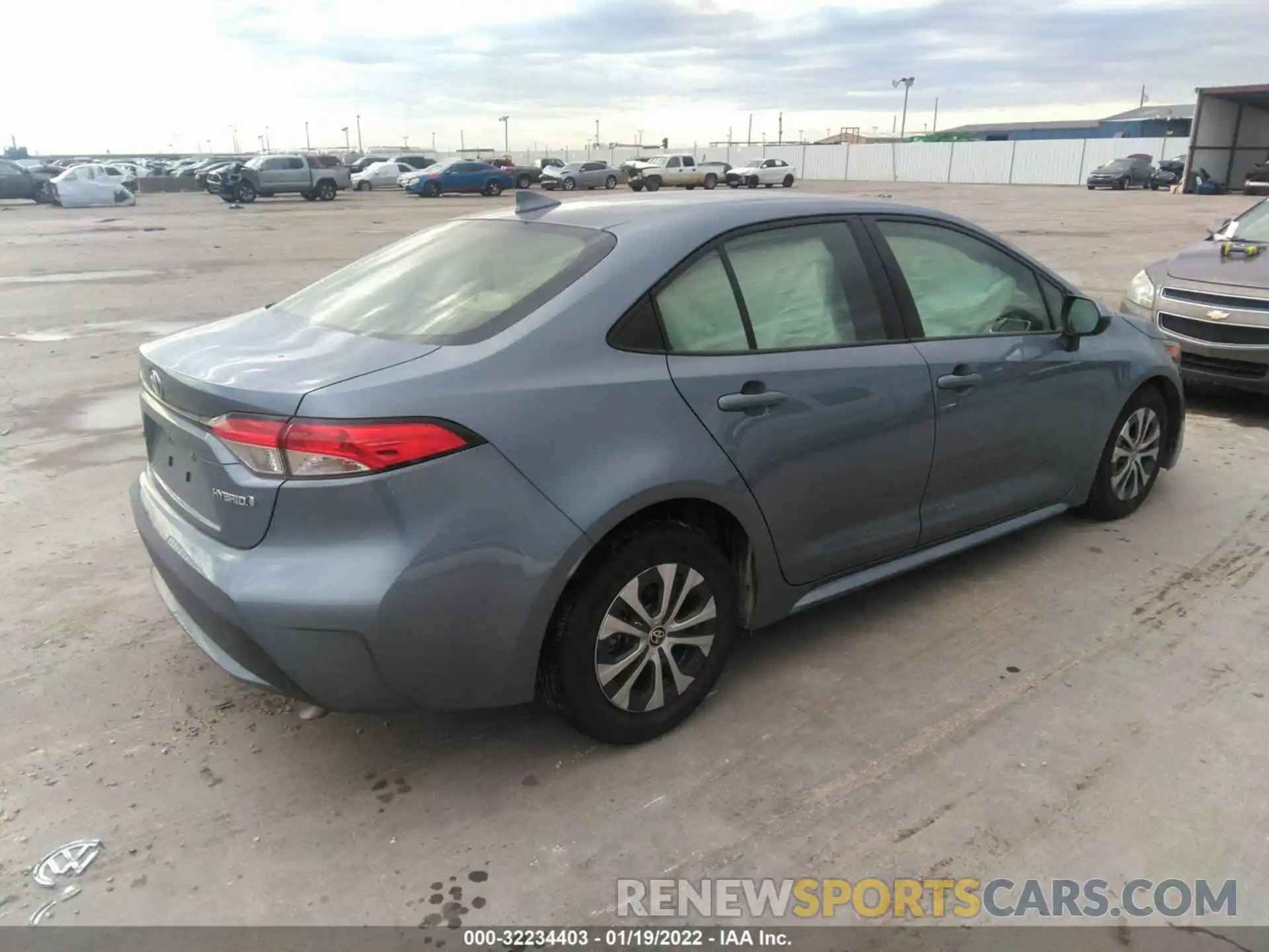 4 Photograph of a damaged car JTDEAMDE9NJ038604 TOYOTA COROLLA 2022