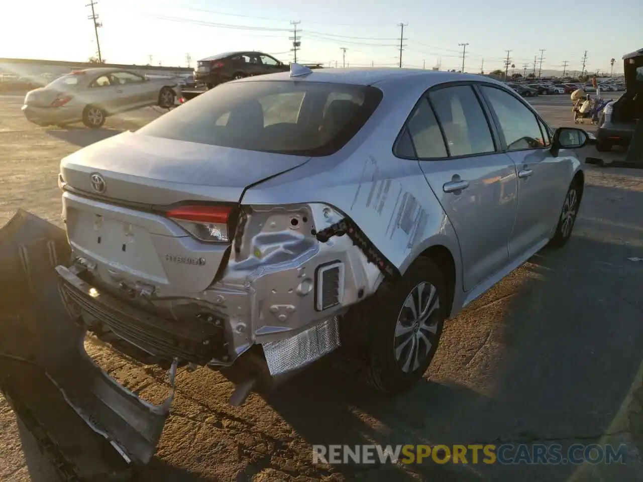 4 Photograph of a damaged car JTDEAMDE9NJ040224 TOYOTA COROLLA 2022