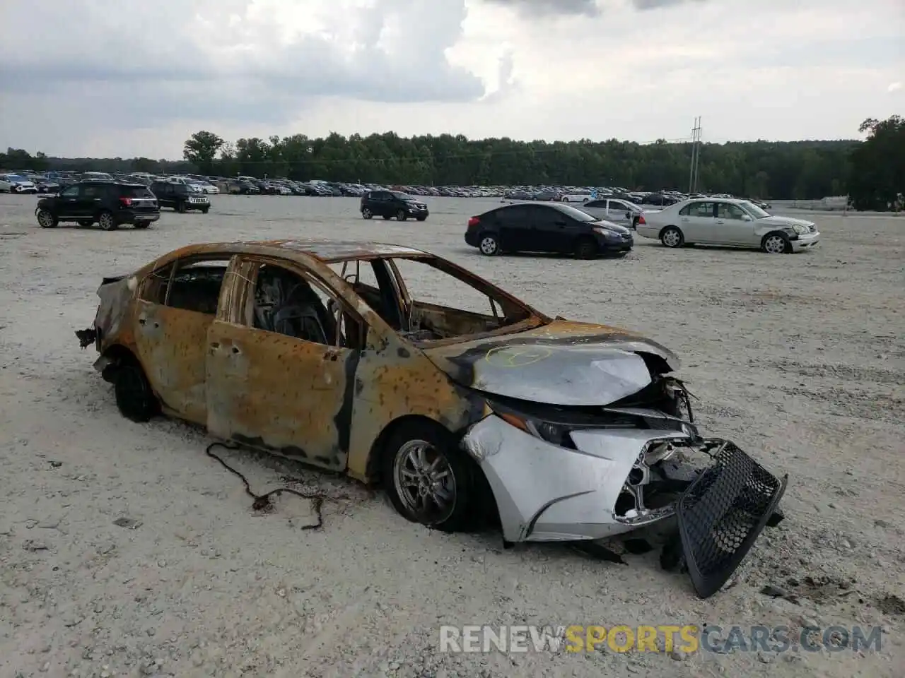 1 Photograph of a damaged car JTDEAMDE9NJ043351 TOYOTA COROLLA 2022