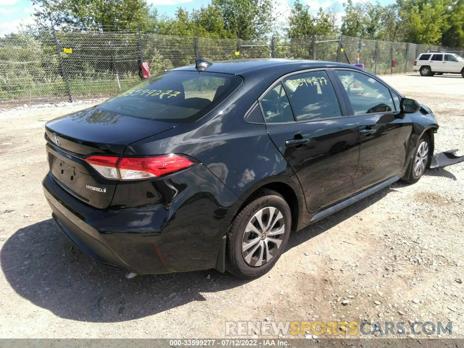 4 Photograph of a damaged car JTDEAMDE9NJ049537 TOYOTA COROLLA 2022