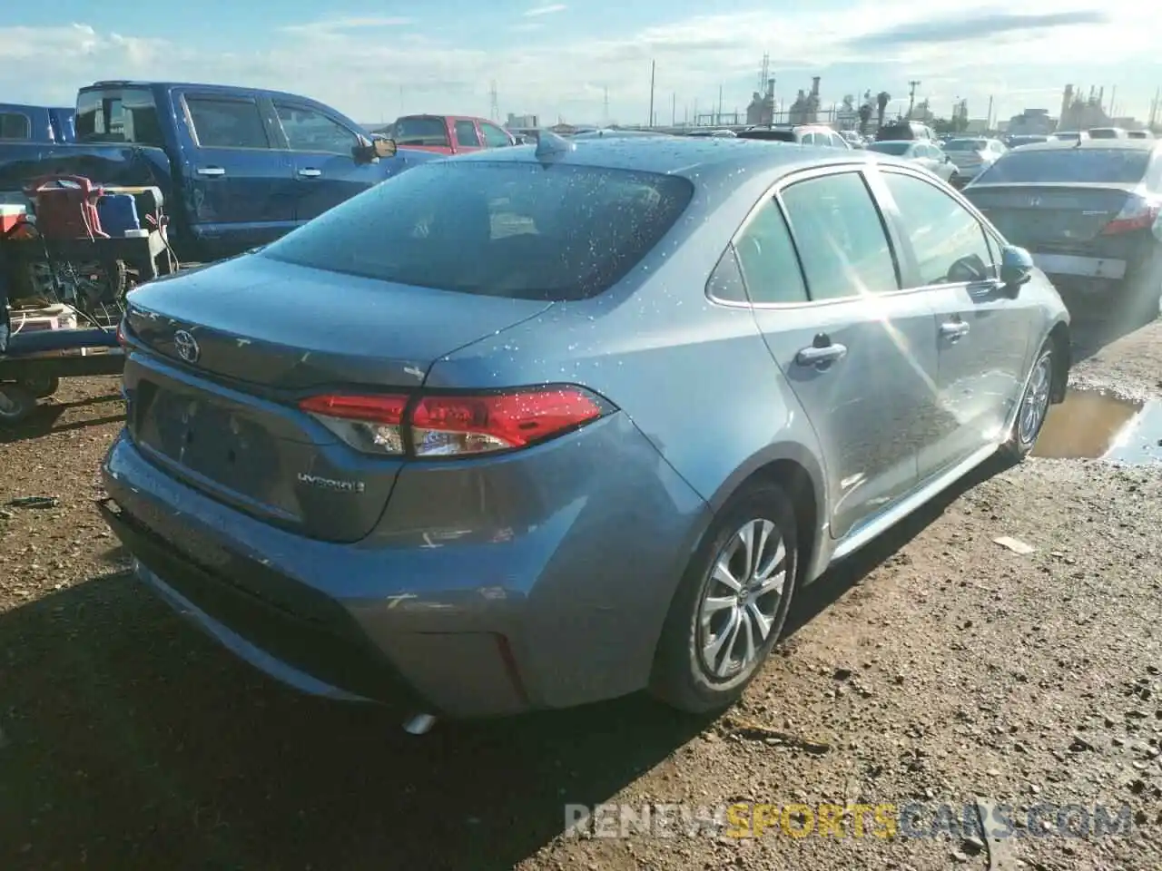 4 Photograph of a damaged car JTDEAMDE9NJ057928 TOYOTA COROLLA 2022