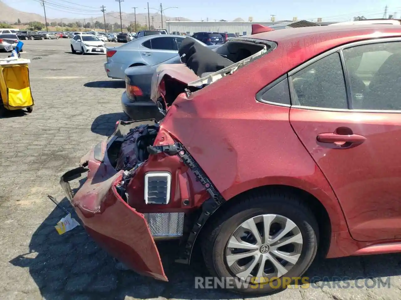 9 Photograph of a damaged car JTDEAMDEXNJ057923 TOYOTA COROLLA 2022