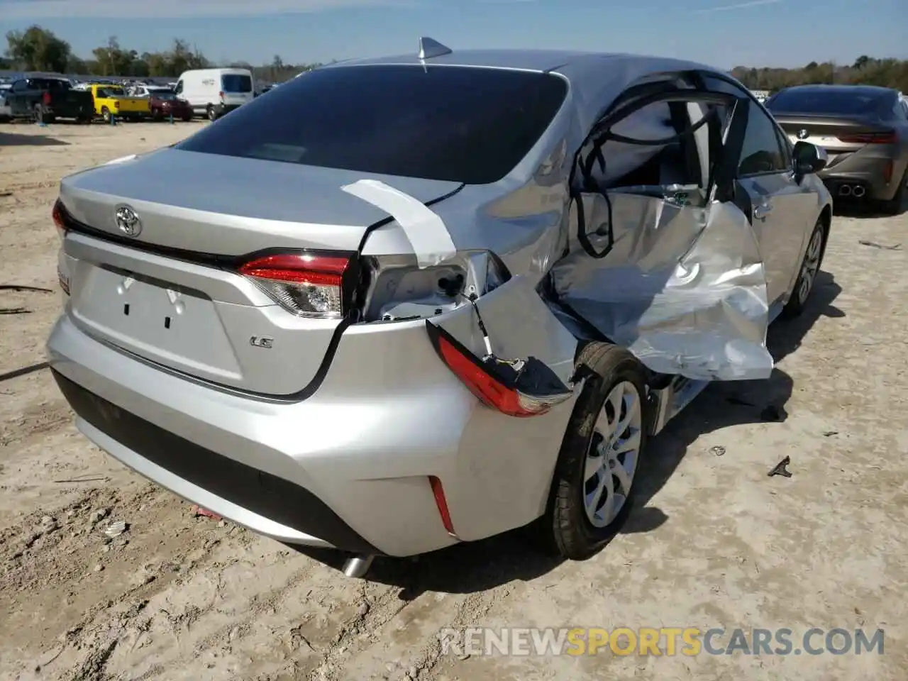 4 Photograph of a damaged car JTDEPMAE0N3008009 TOYOTA COROLLA 2022