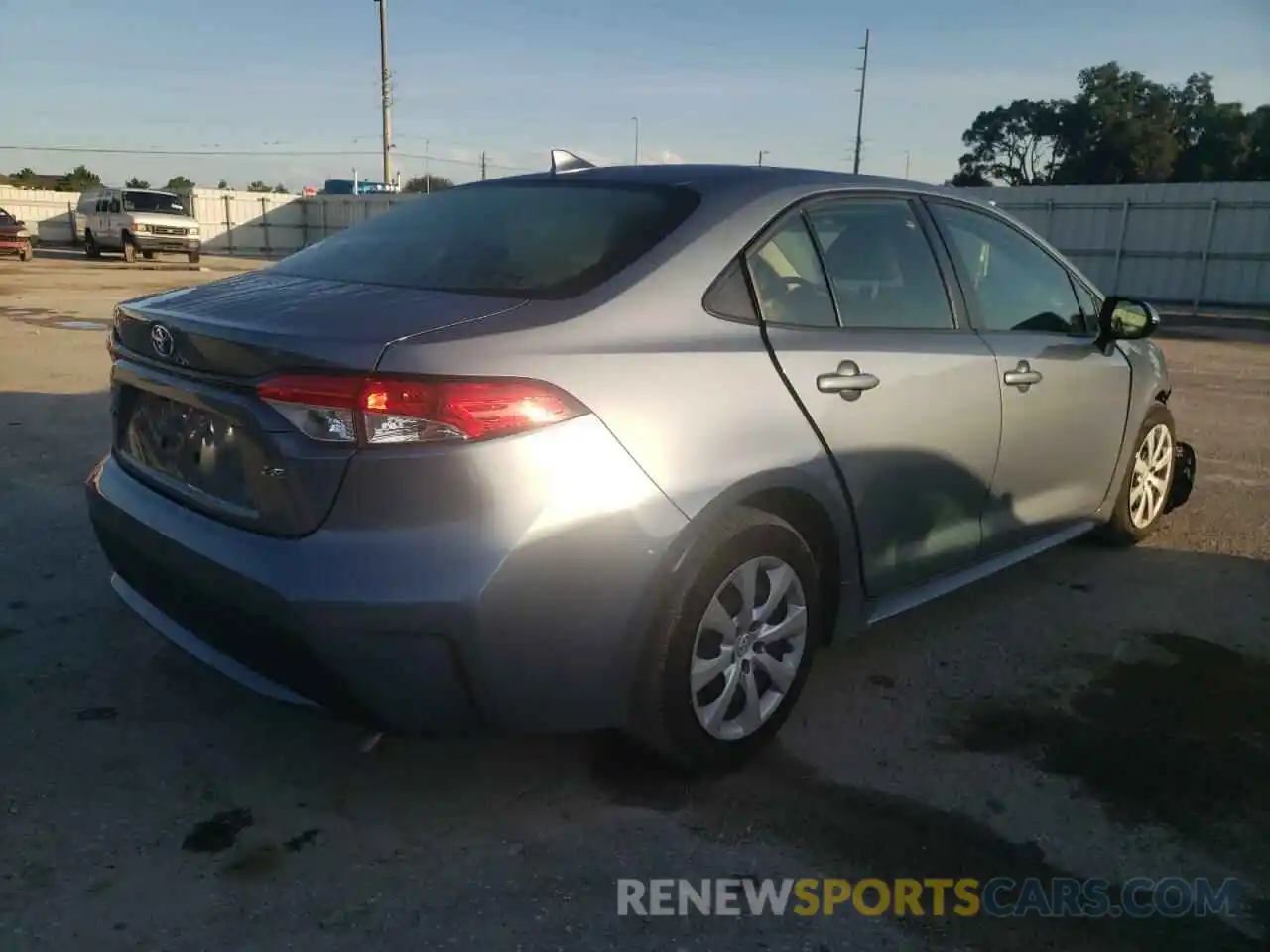 4 Photograph of a damaged car JTDEPMAE0N3008964 TOYOTA COROLLA 2022