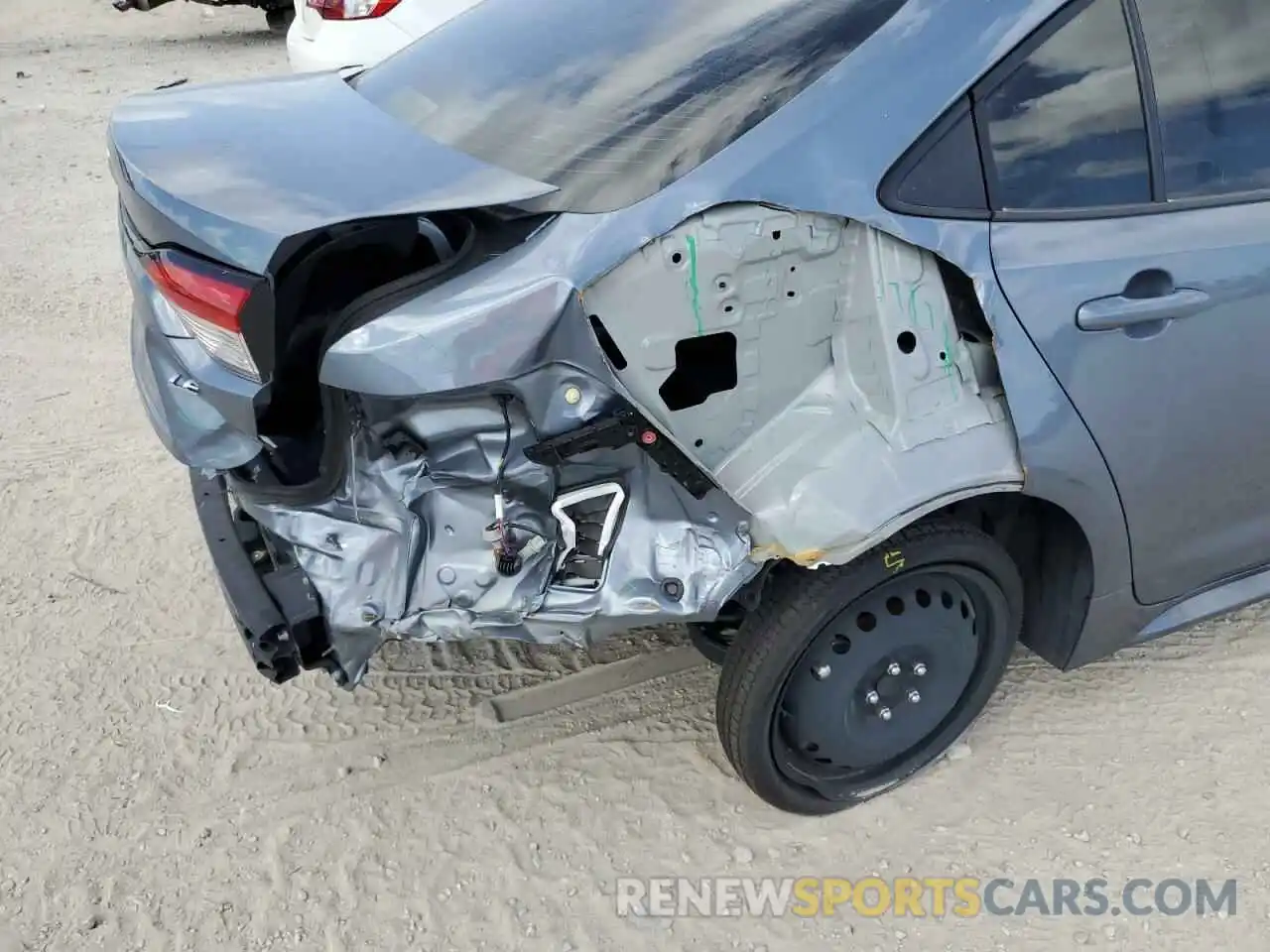 9 Photograph of a damaged car JTDEPMAE0N3011623 TOYOTA COROLLA 2022