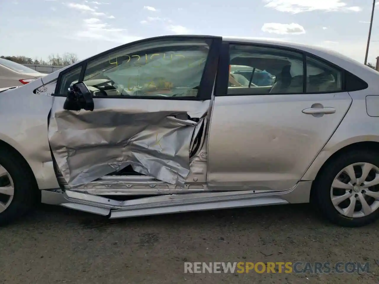 9 Photograph of a damaged car JTDEPMAE0N3014151 TOYOTA COROLLA 2022