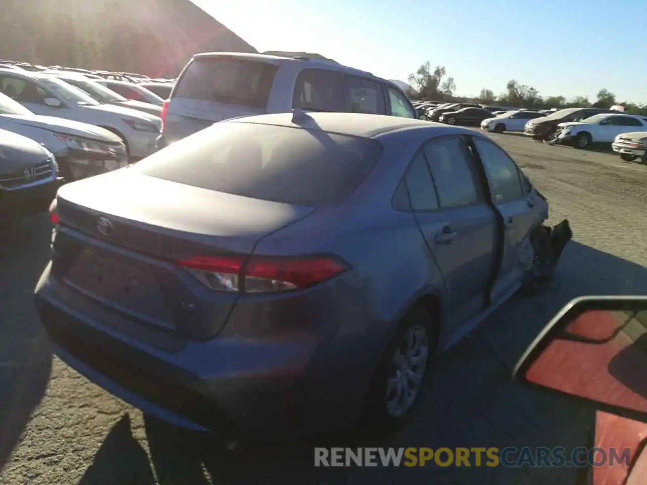 4 Photograph of a damaged car JTDEPMAE0NJ194579 TOYOTA COROLLA 2022