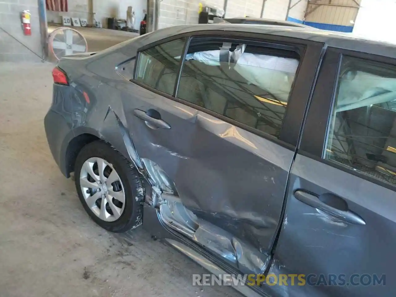 9 Photograph of a damaged car JTDEPMAE1N3005118 TOYOTA COROLLA 2022