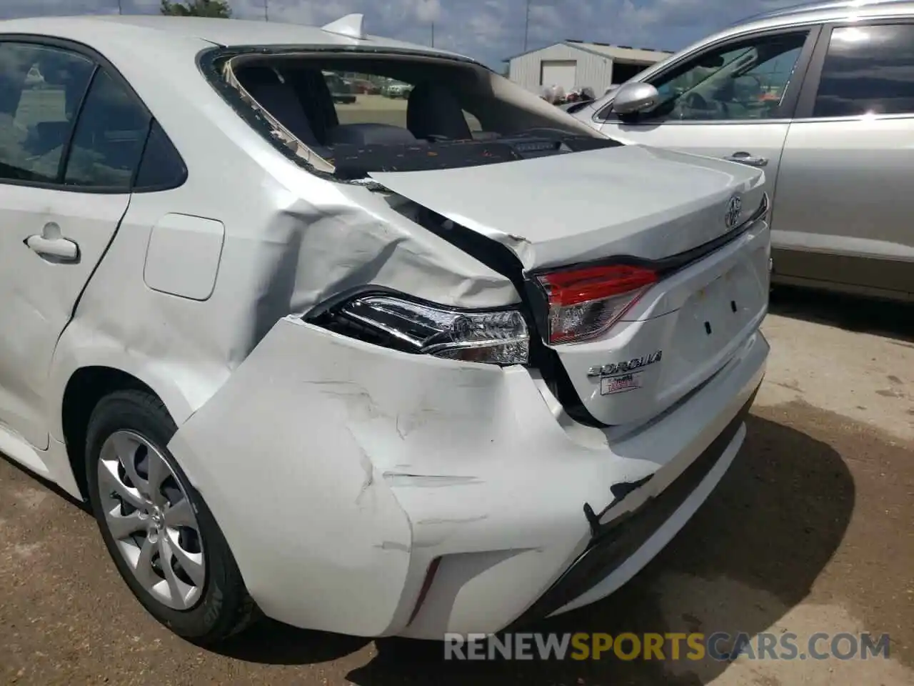 9 Photograph of a damaged car JTDEPMAE1NJ192355 TOYOTA COROLLA 2022