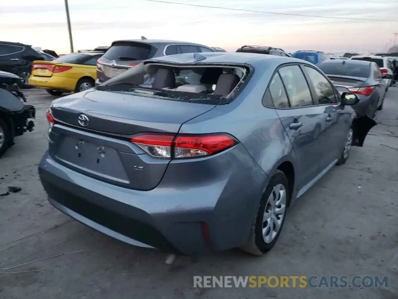 4 Photograph of a damaged car JTDEPMAE1NJ196325 TOYOTA COROLLA 2022