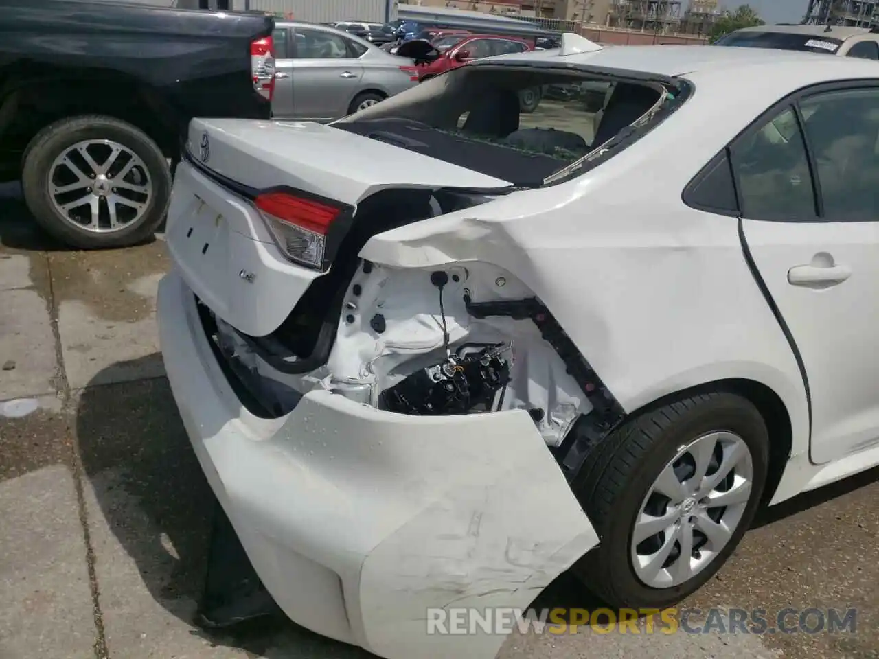 9 Photograph of a damaged car JTDEPMAE1NJ201040 TOYOTA COROLLA 2022