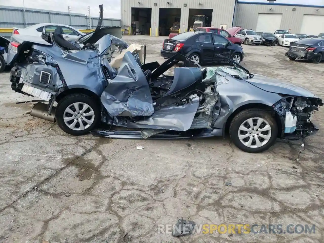 9 Photograph of a damaged car JTDEPMAE1NJ203712 TOYOTA COROLLA 2022