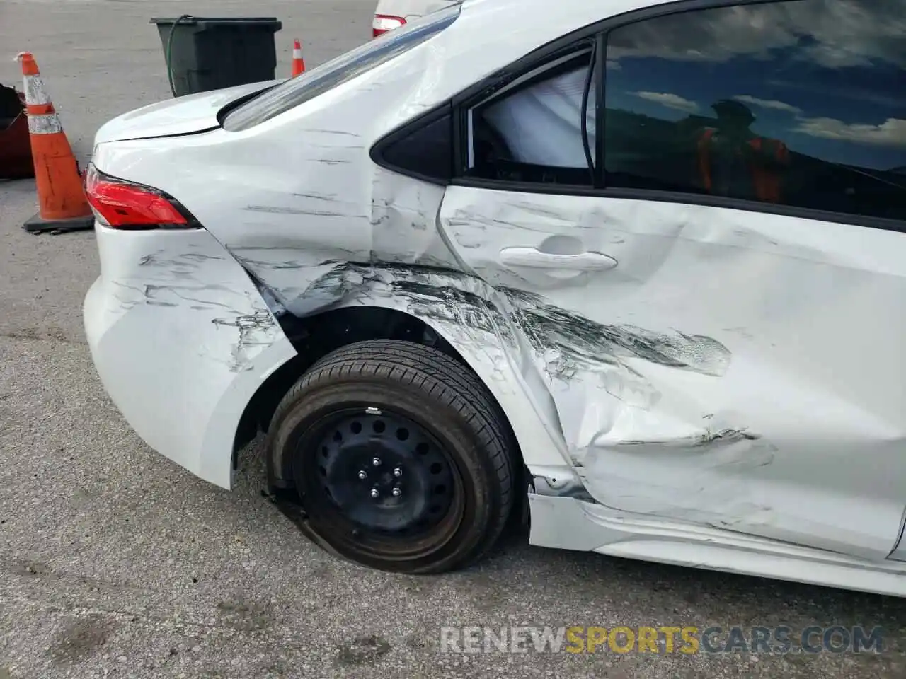 9 Photograph of a damaged car JTDEPMAE2N3007962 TOYOTA COROLLA 2022