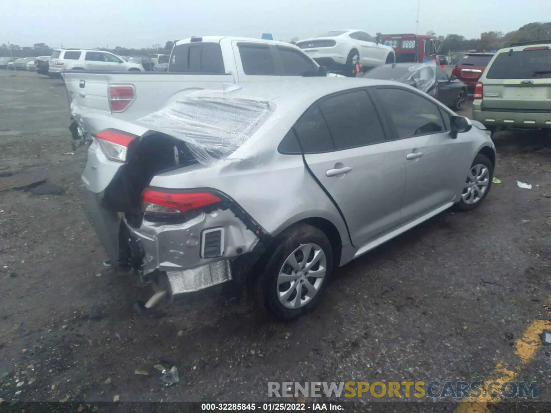 4 Photograph of a damaged car JTDEPMAE2NJ197404 TOYOTA COROLLA 2022