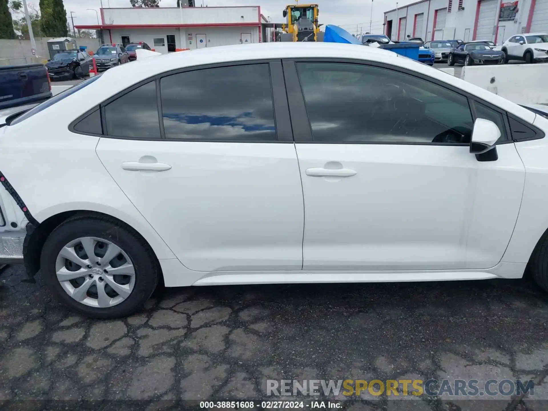 14 Photograph of a damaged car JTDEPMAE3N3008733 TOYOTA COROLLA 2022