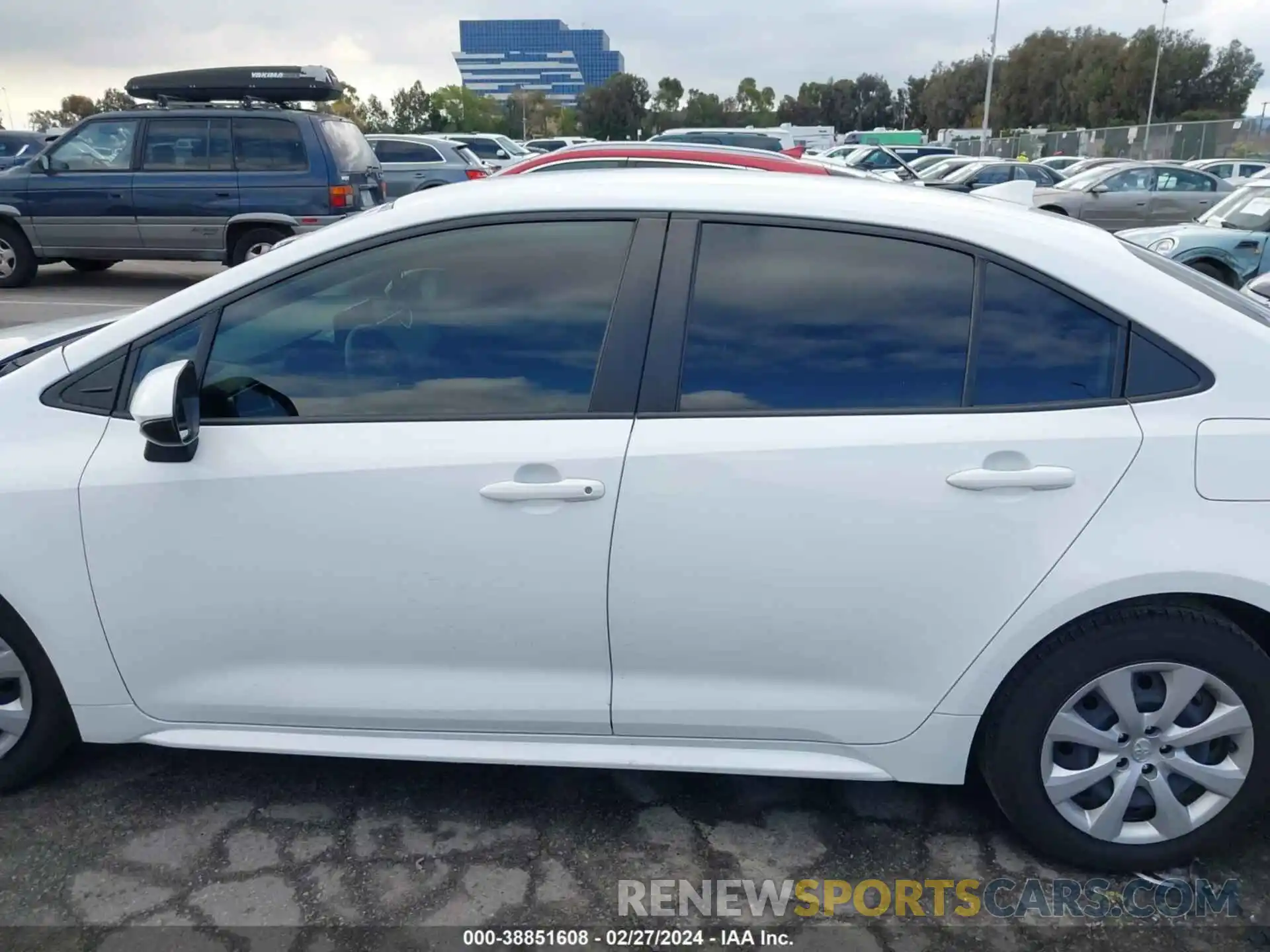 15 Photograph of a damaged car JTDEPMAE3N3008733 TOYOTA COROLLA 2022