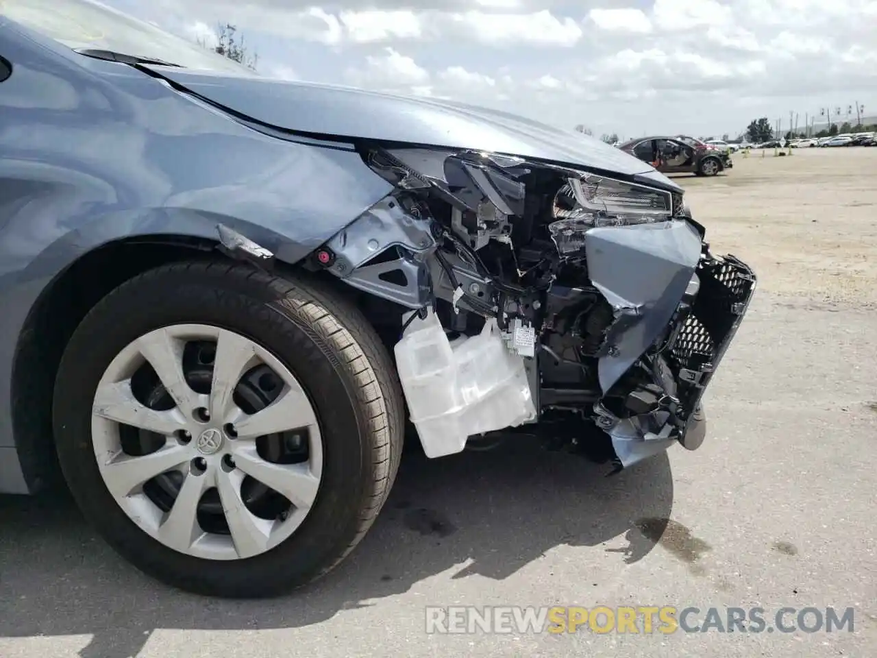 9 Photograph of a damaged car JTDEPMAE4N3015402 TOYOTA COROLLA 2022