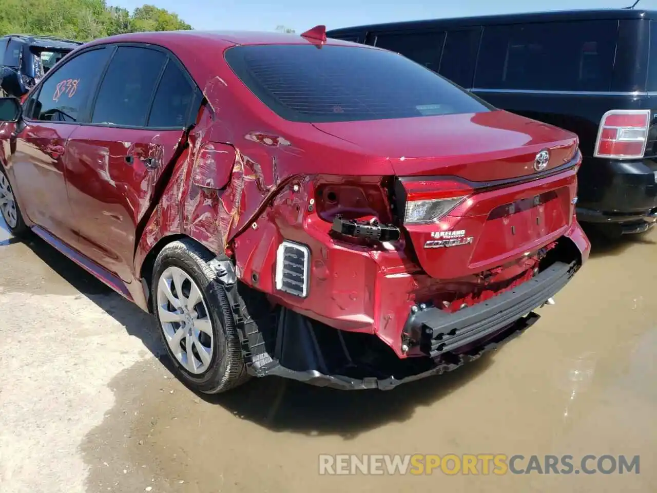 9 Photograph of a damaged car JTDEPMAE4NJ207057 TOYOTA COROLLA 2022