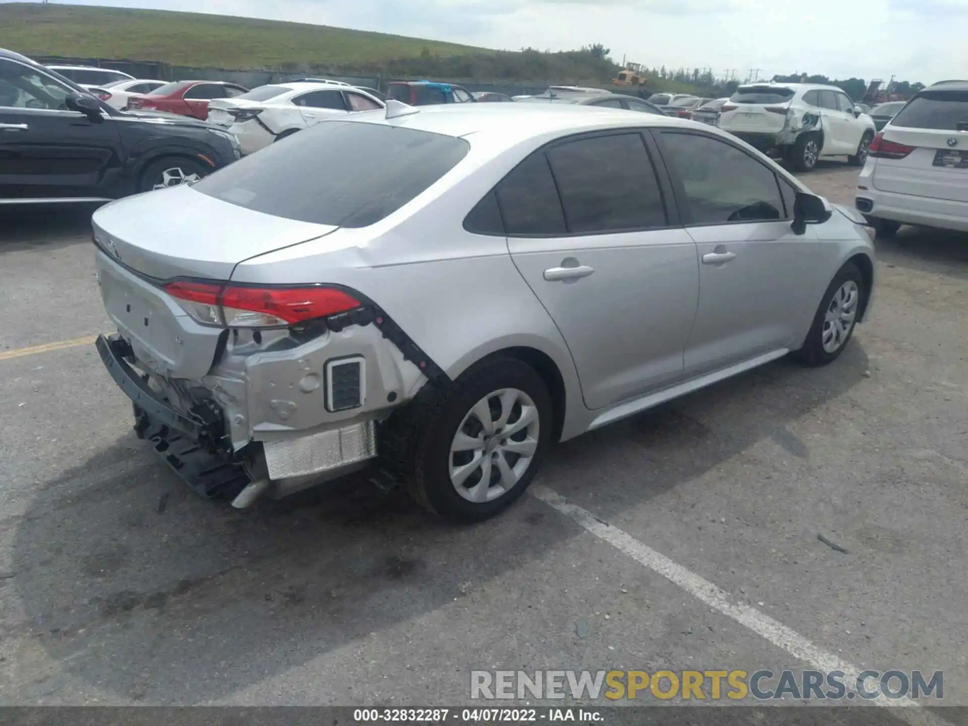 4 Photograph of a damaged car JTDEPMAE4NJ213151 TOYOTA COROLLA 2022