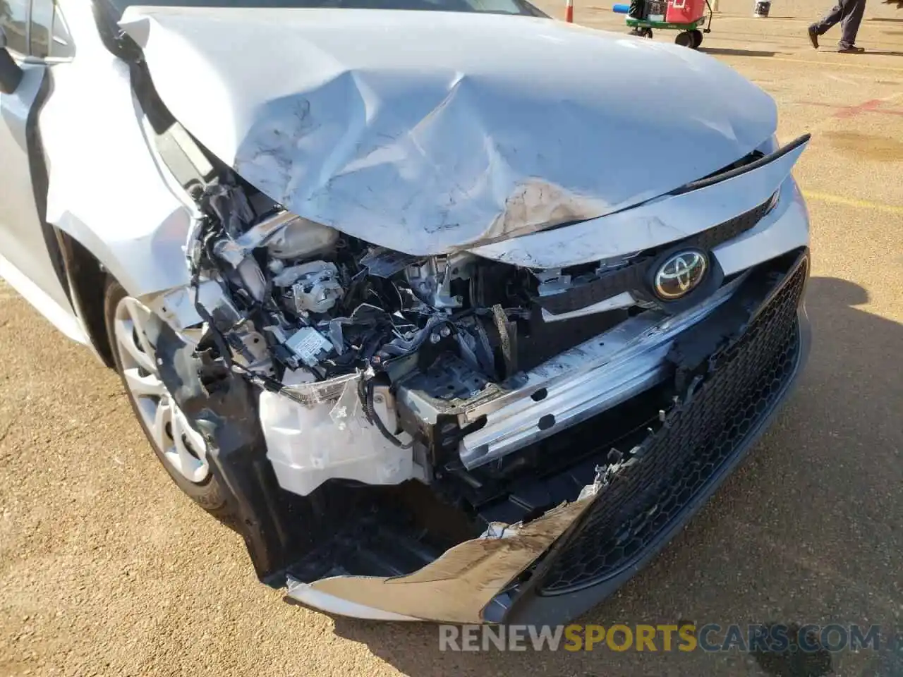 9 Photograph of a damaged car JTDEPMAE5N3012640 TOYOTA COROLLA 2022