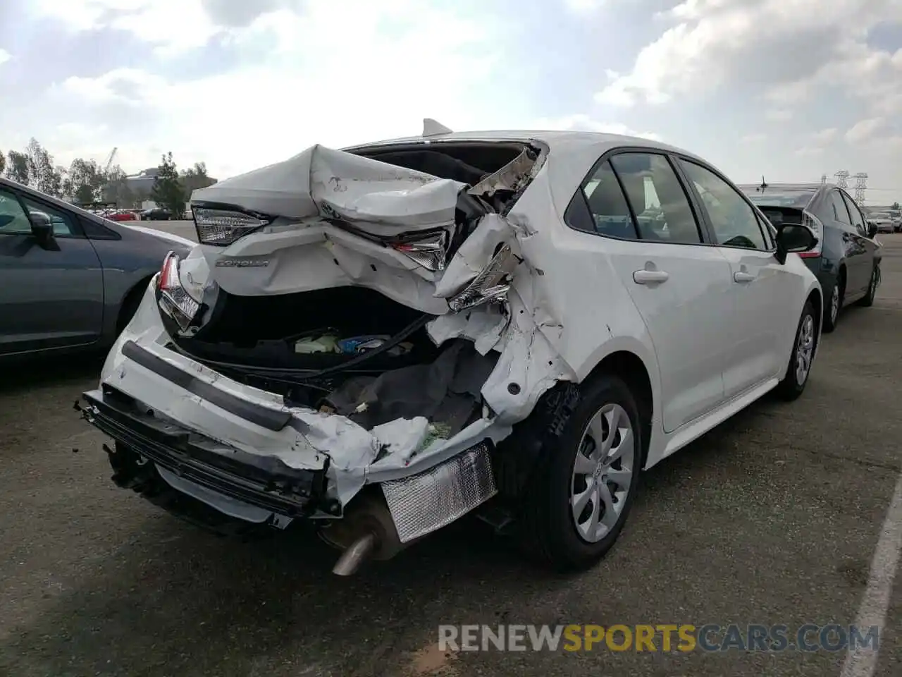 4 Photograph of a damaged car JTDEPMAE6N3008726 TOYOTA COROLLA 2022