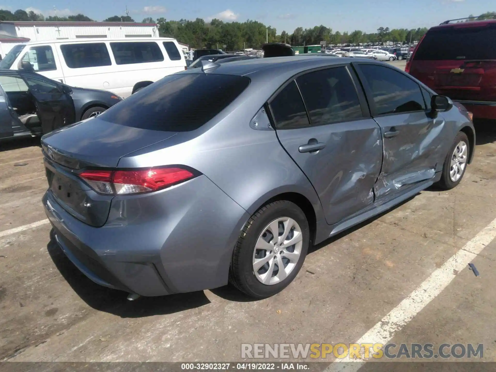 4 Photograph of a damaged car JTDEPMAE6NJ203687 TOYOTA COROLLA 2022