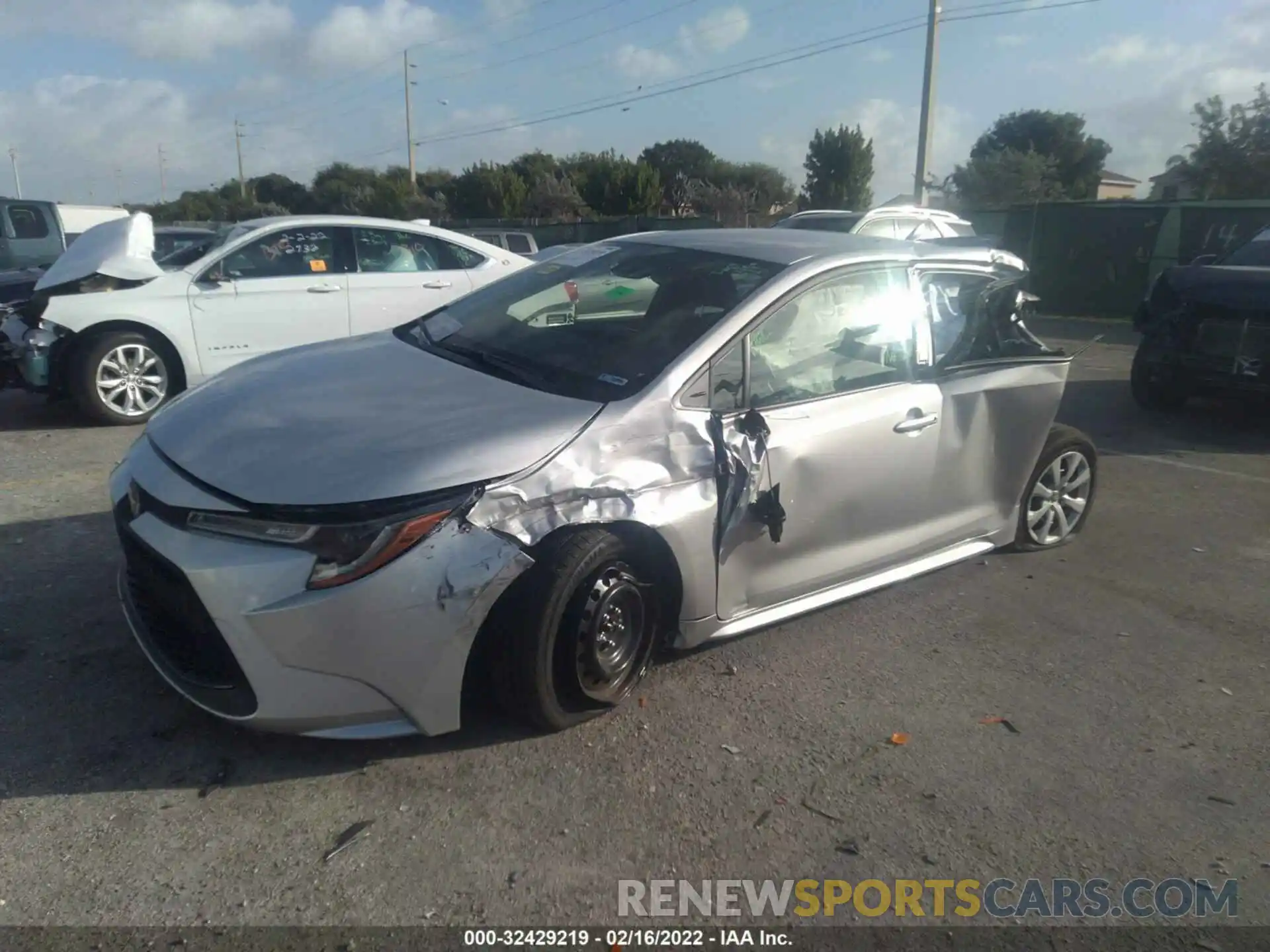 2 Photograph of a damaged car JTDEPMAE9N3005268 TOYOTA COROLLA 2022