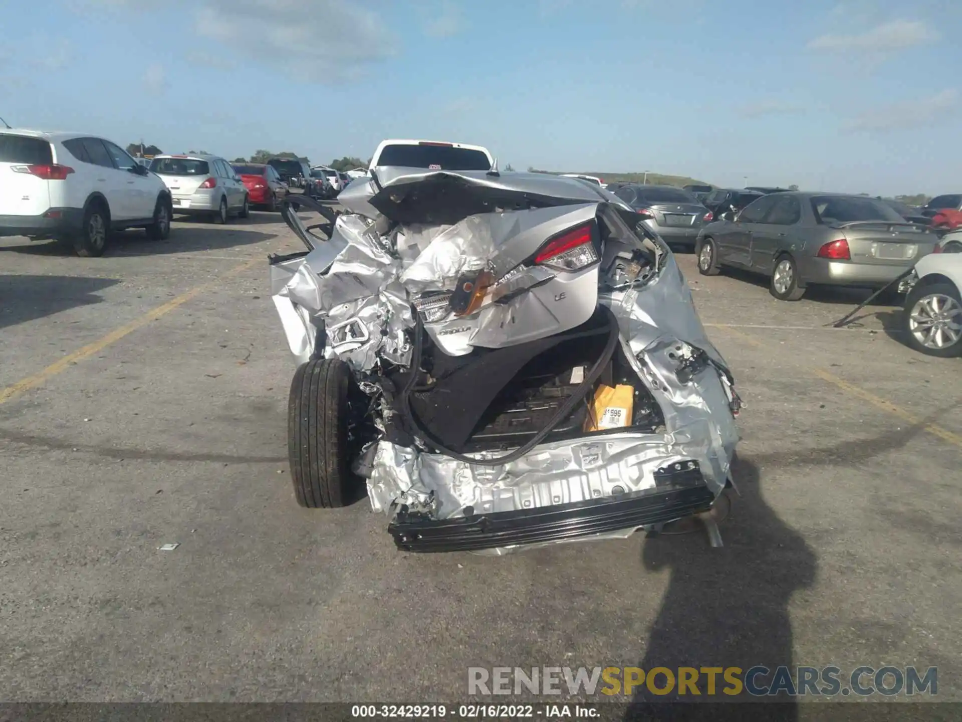 6 Photograph of a damaged car JTDEPMAE9N3005268 TOYOTA COROLLA 2022