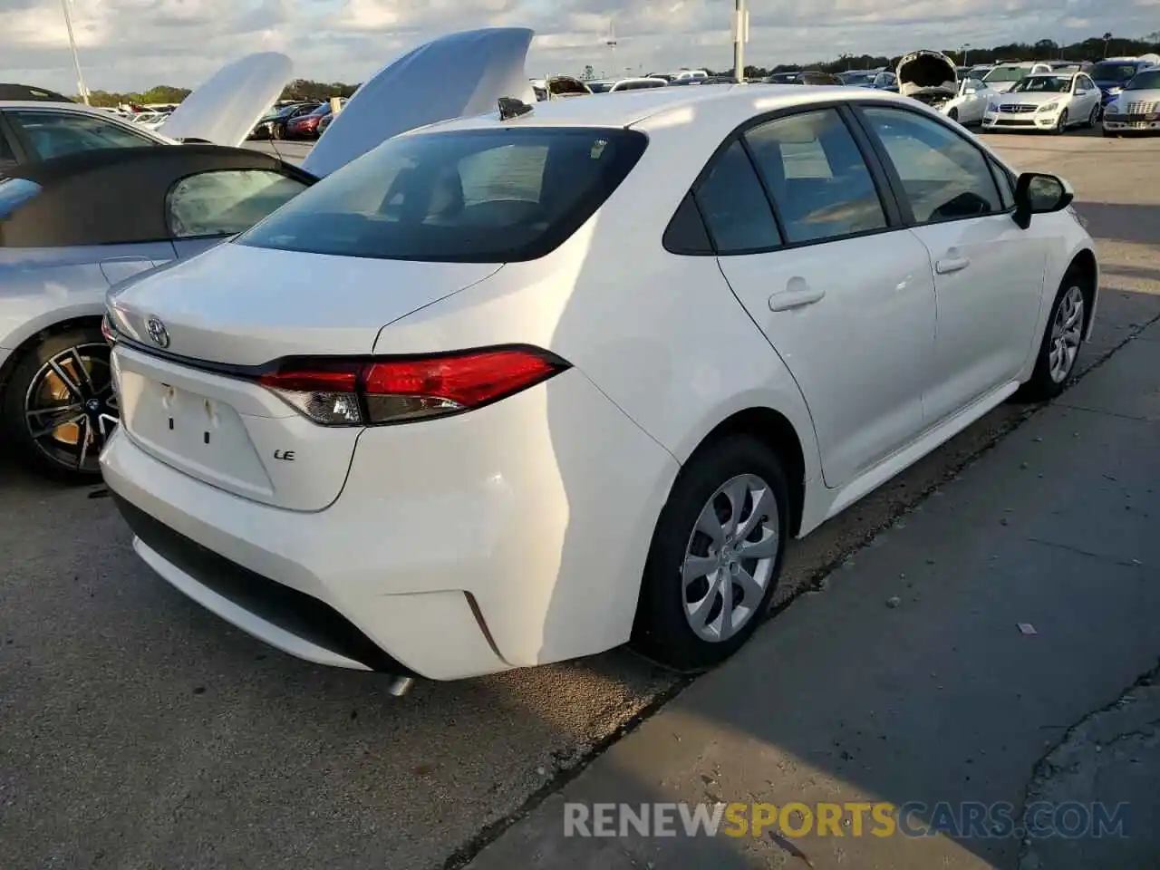 4 Photograph of a damaged car JTDEPMAE9N3025195 TOYOTA COROLLA 2022