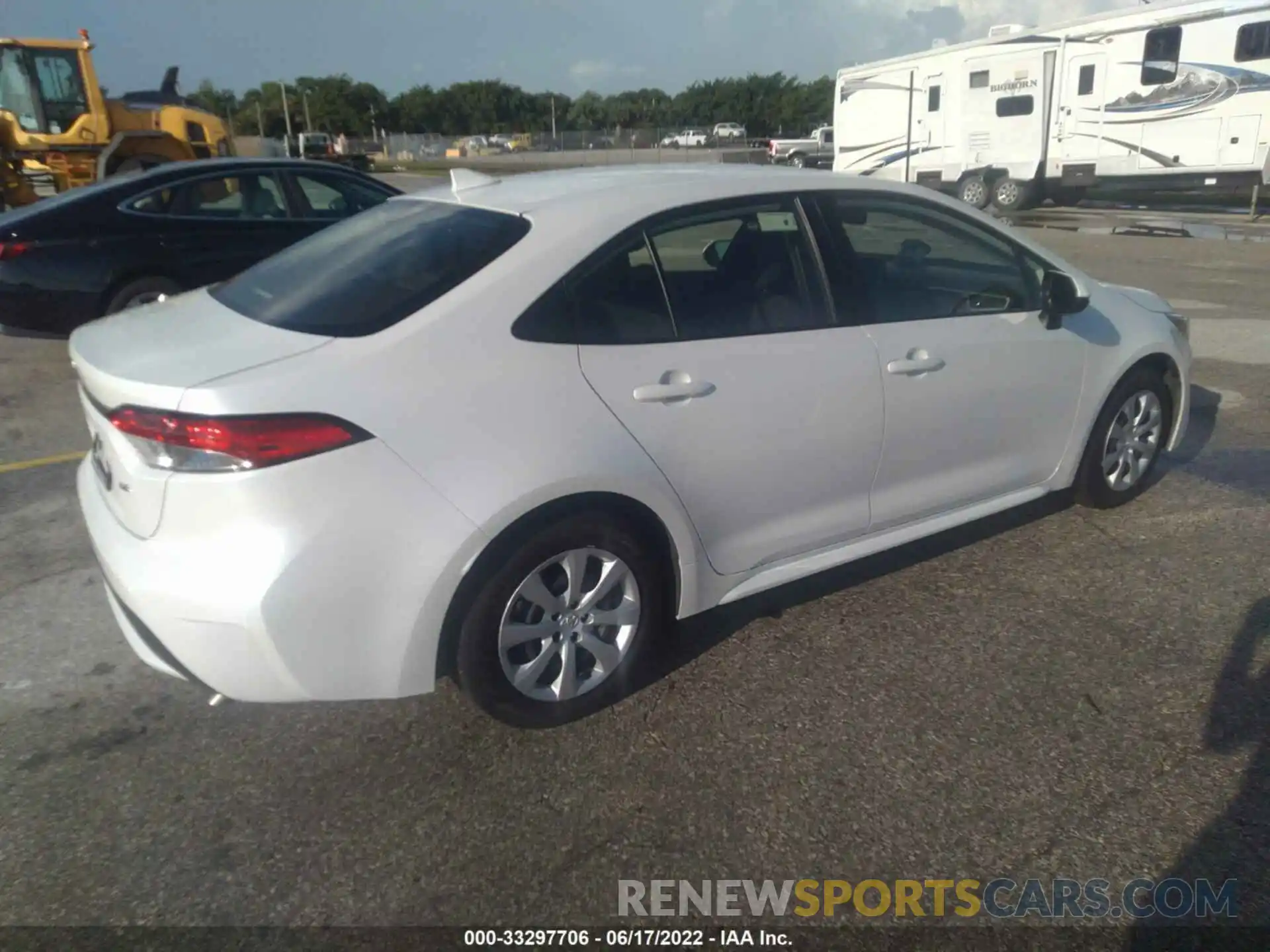 4 Photograph of a damaged car JTDEPMAE9NJ196993 TOYOTA COROLLA 2022