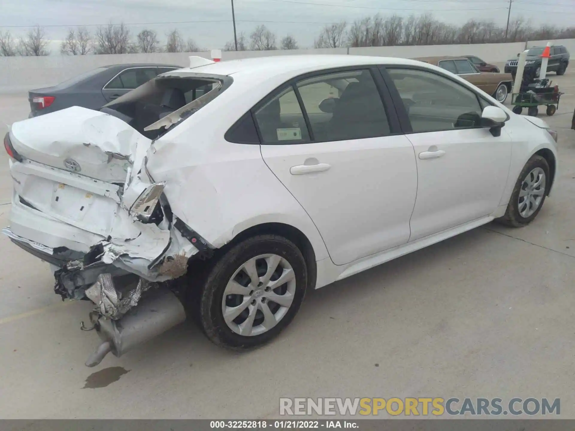 4 Photograph of a damaged car JTDEPMAE9NJ198887 TOYOTA COROLLA 2022