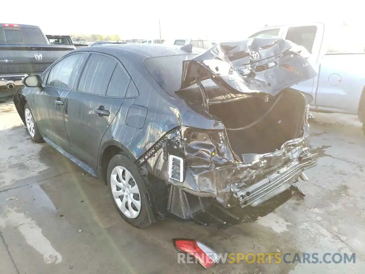 3 Photograph of a damaged car JTDEPMAE9NJ203814 TOYOTA COROLLA 2022