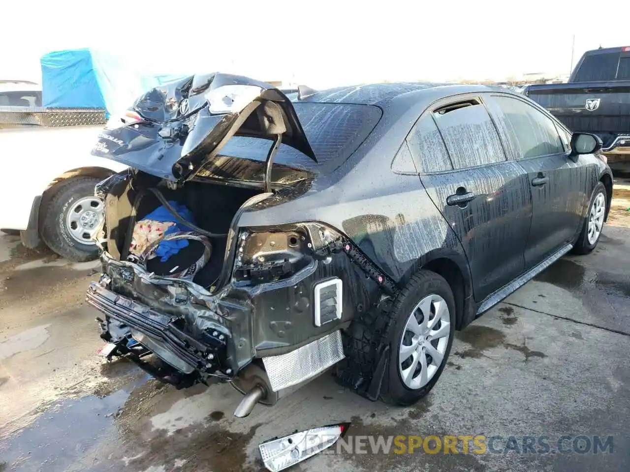 4 Photograph of a damaged car JTDEPMAE9NJ203814 TOYOTA COROLLA 2022