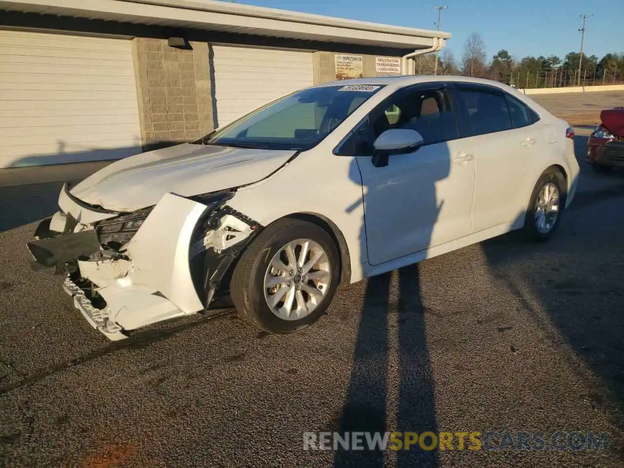 1 Photograph of a damaged car JTDFPMAE8NJ208880 TOYOTA COROLLA 2022