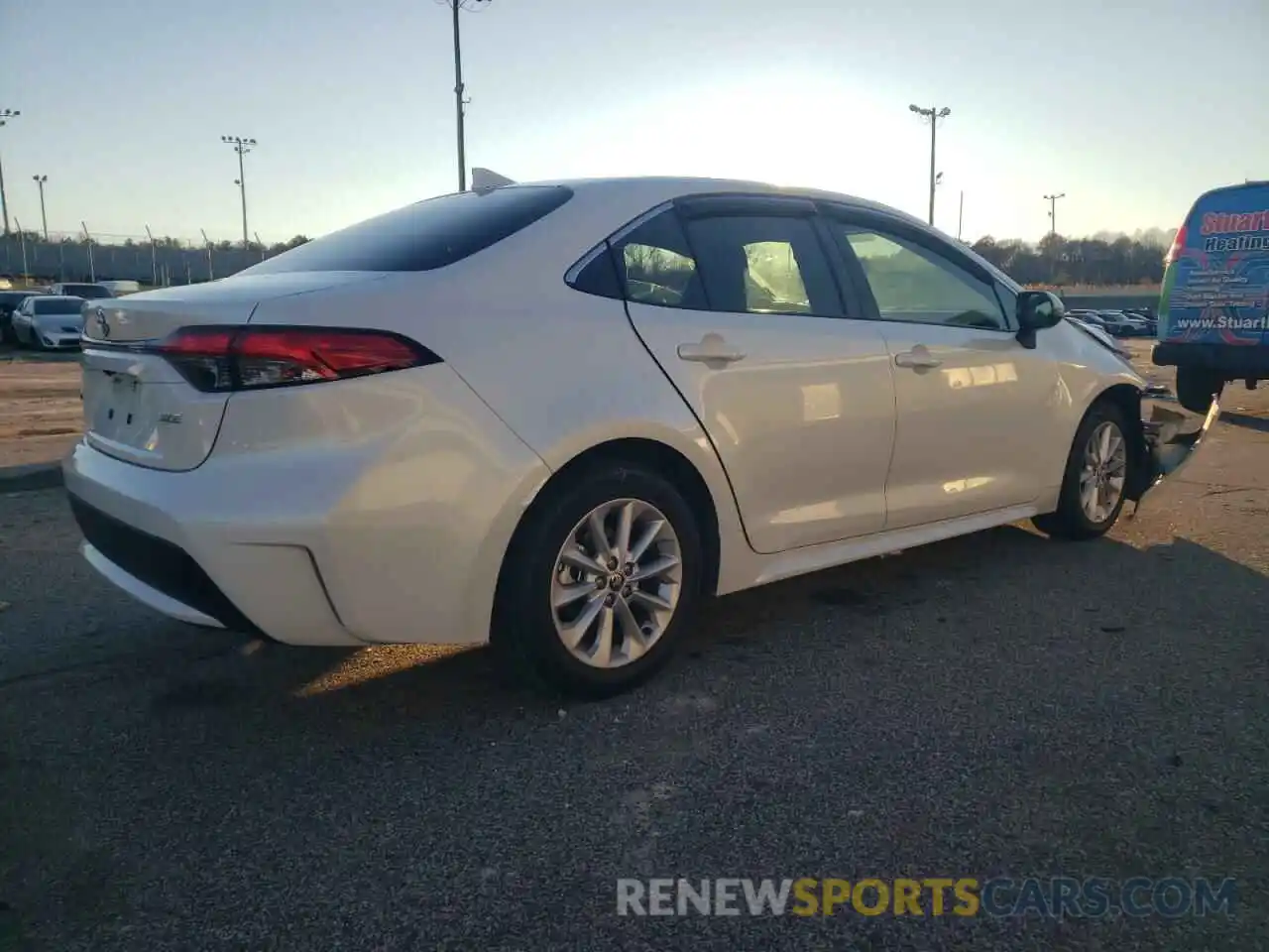 3 Photograph of a damaged car JTDFPMAE8NJ208880 TOYOTA COROLLA 2022