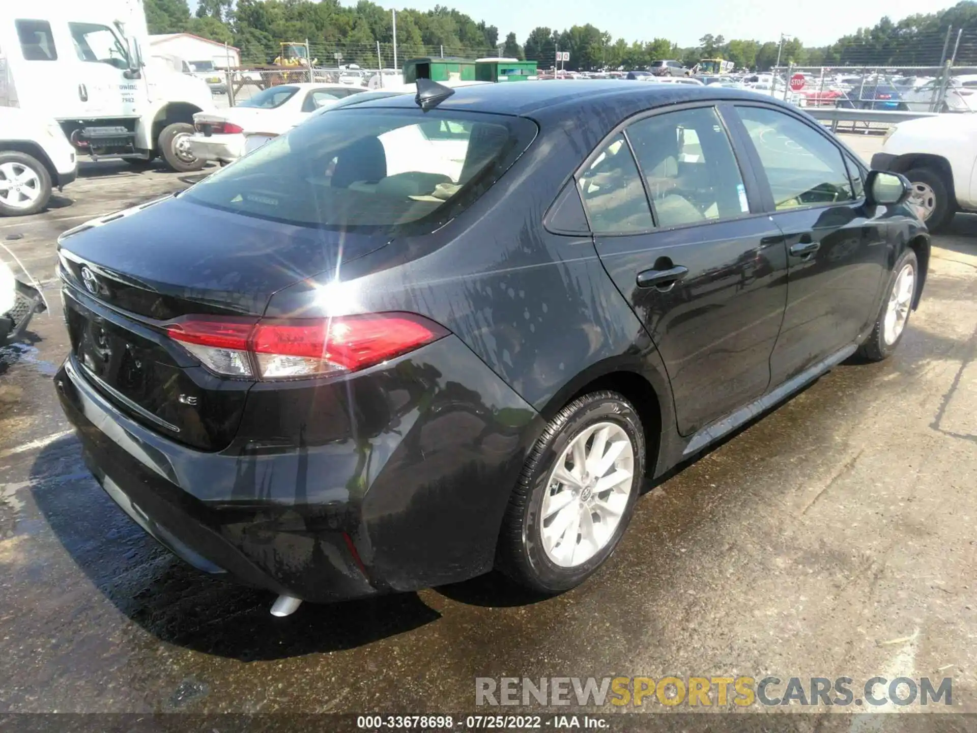 4 Photograph of a damaged car JTDVPMAE5NJ223526 TOYOTA COROLLA 2022