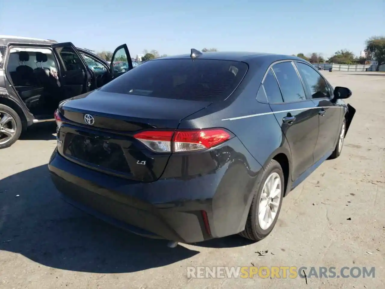 4 Photograph of a damaged car JTDVPMAE8NJ210219 TOYOTA COROLLA 2022