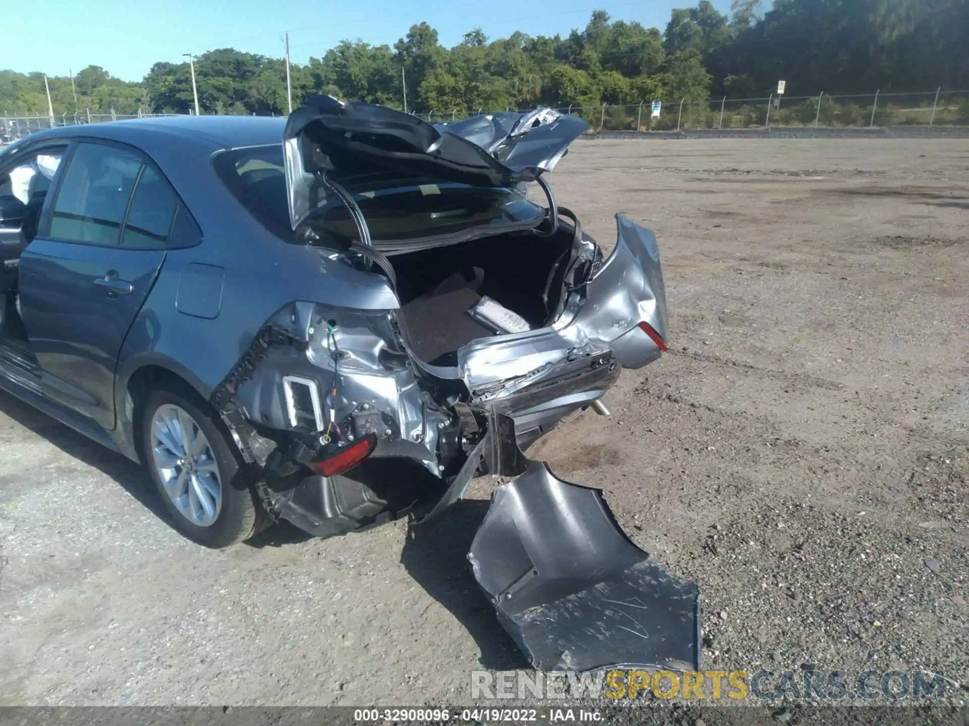 12 Photograph of a damaged car JTDVPMAE9NJ191891 TOYOTA COROLLA 2022