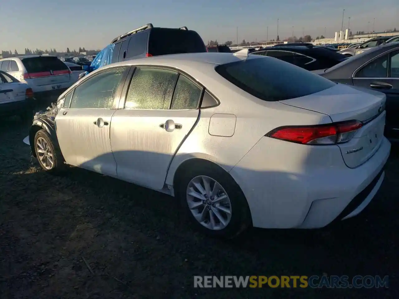 2 Photograph of a damaged car JTDVPMAE9NJ205272 TOYOTA COROLLA 2022