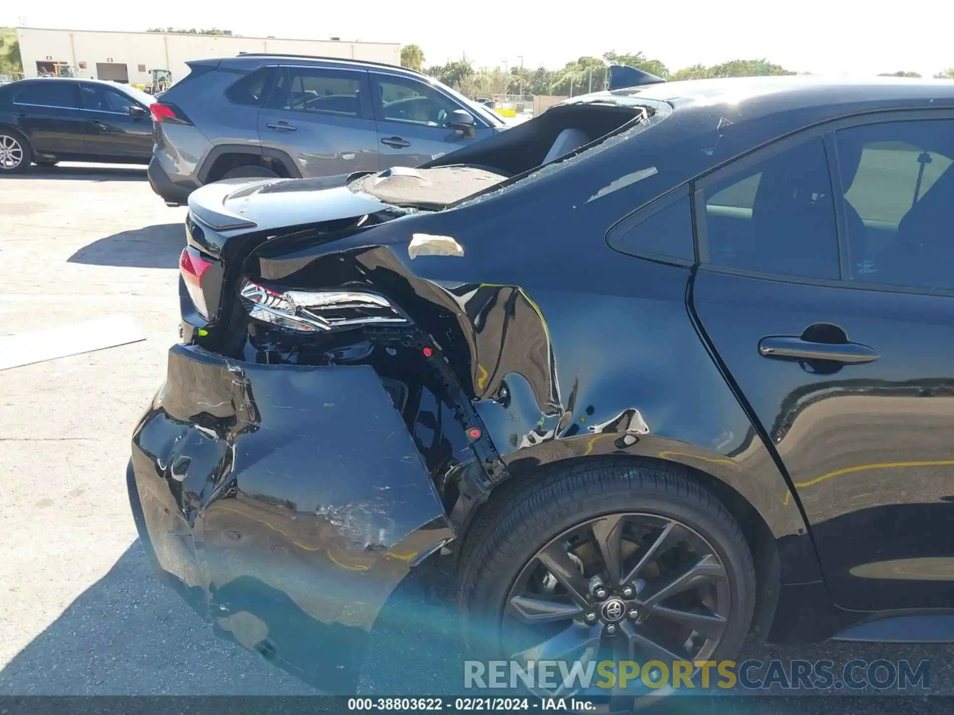 18 Photograph of a damaged car 5YFS4MCE1PP141106 TOYOTA COROLLA 2023