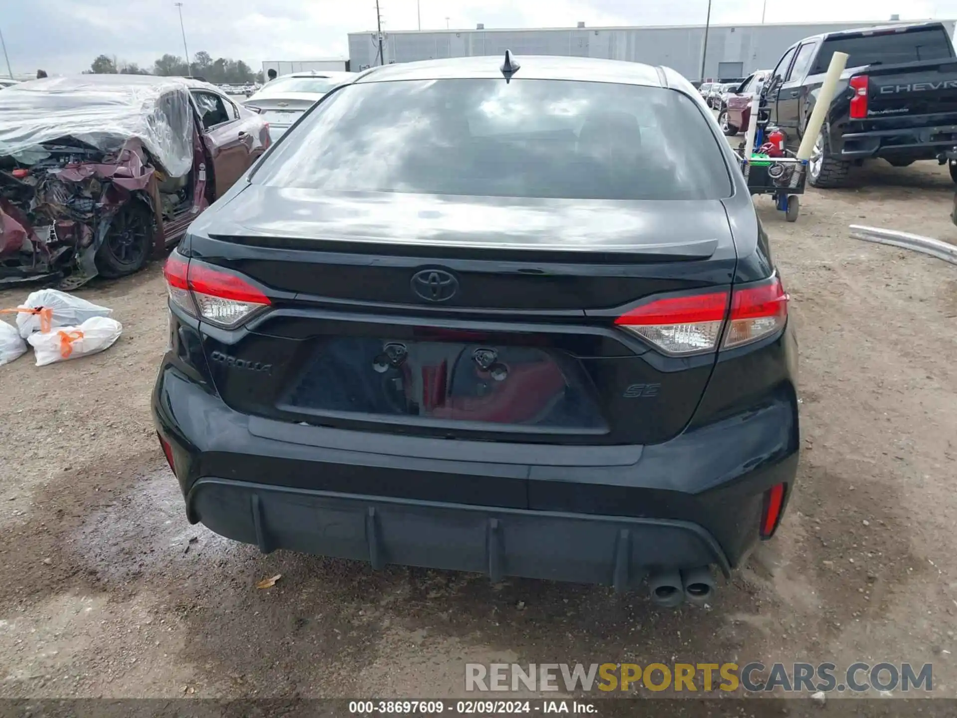 17 Photograph of a damaged car 5YFS4MCE2PP139672 TOYOTA COROLLA 2023